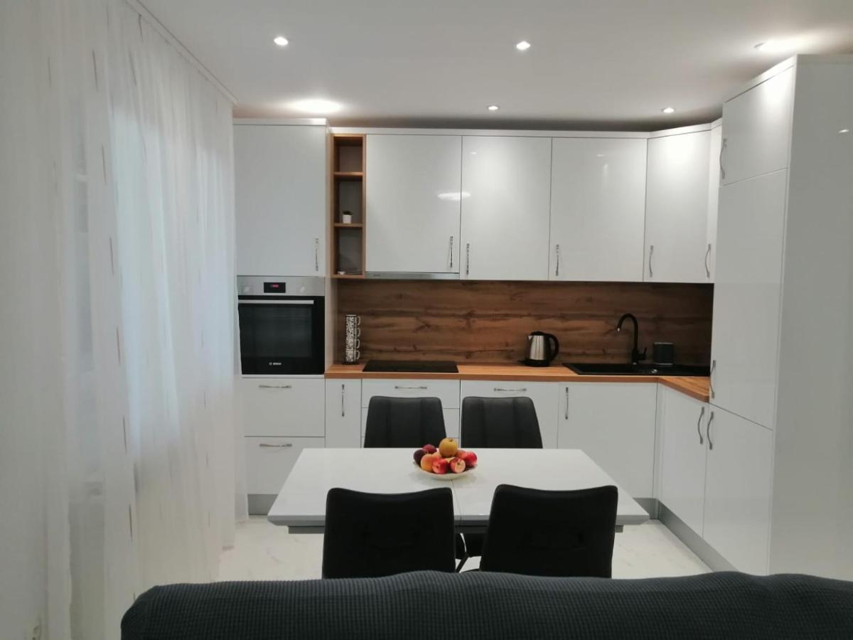 Apartmani Marivo Baska Voda Exterior photo